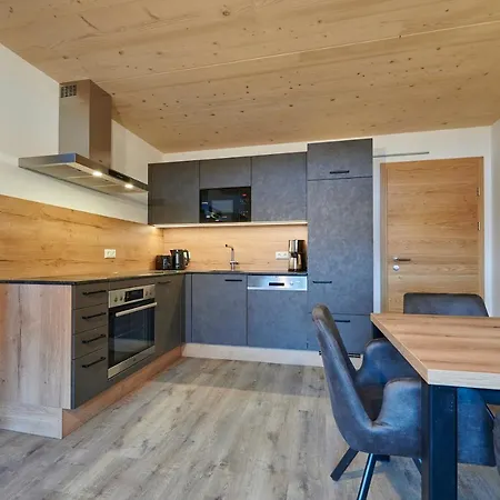 Christina דירה *